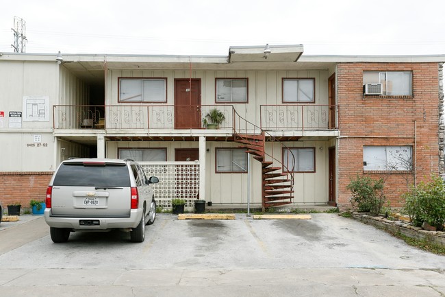 Cobblestone Apartments in Houston, TX - Building Photo - Building Photo