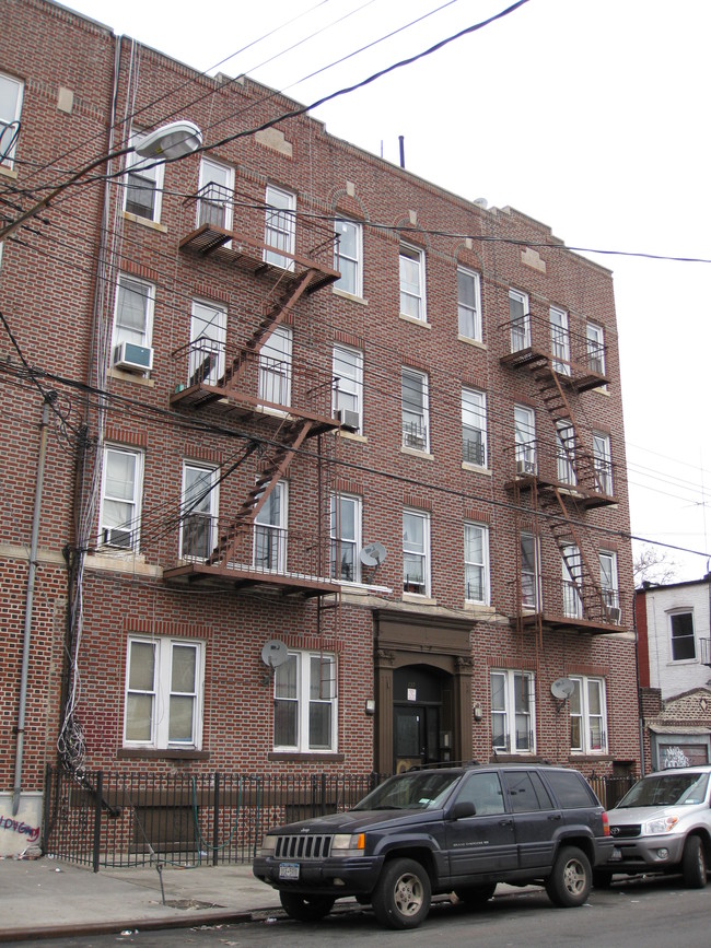 739 Dumont Ave in Brooklyn, NY - Building Photo - Building Photo