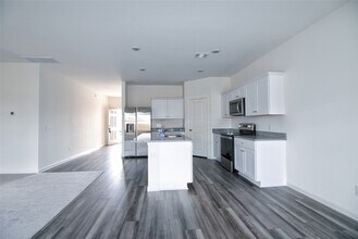 1052 Water Oak Ln in Pattison, TX - Building Photo - Building Photo