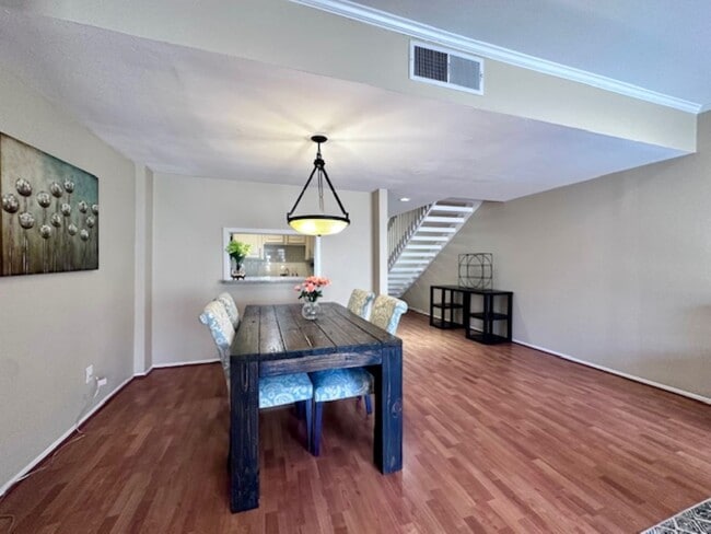 2228 S Piney Point Rd