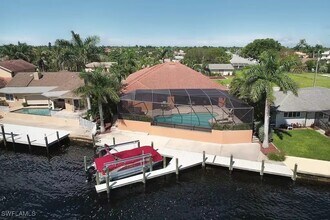 3115 SE 22nd Pl in Cape Coral, FL - Building Photo - Building Photo