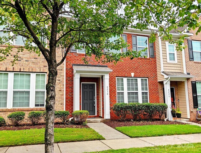8230 Viewpoint Lane in Cornelius, NC - Building Photo - Building Photo