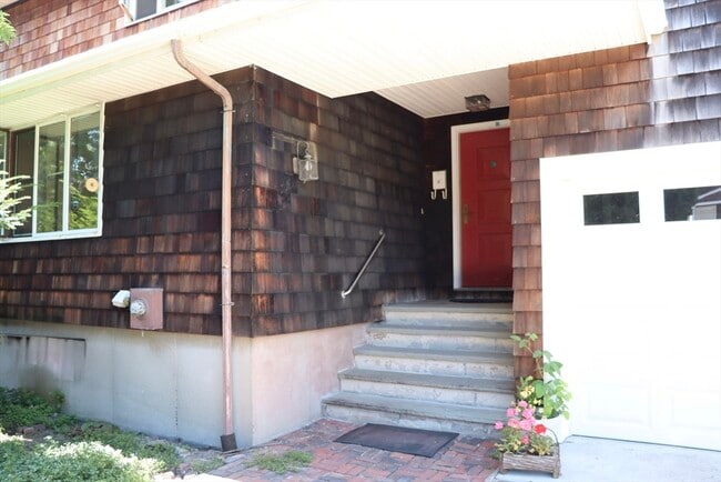 property at 20 Tidd St