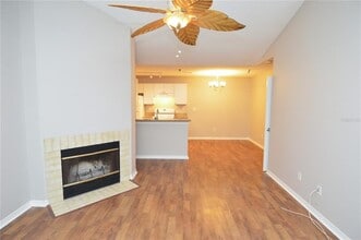 10263 Gandy Blvd N in St. Petersburg, FL - Foto de edificio - Building Photo