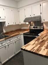 117 Wentworth St in Charleston, SC - Building Photo - Building Photo