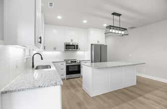 1104 Lockheed St in Bentonville, AR - Building Photo - Building Photo