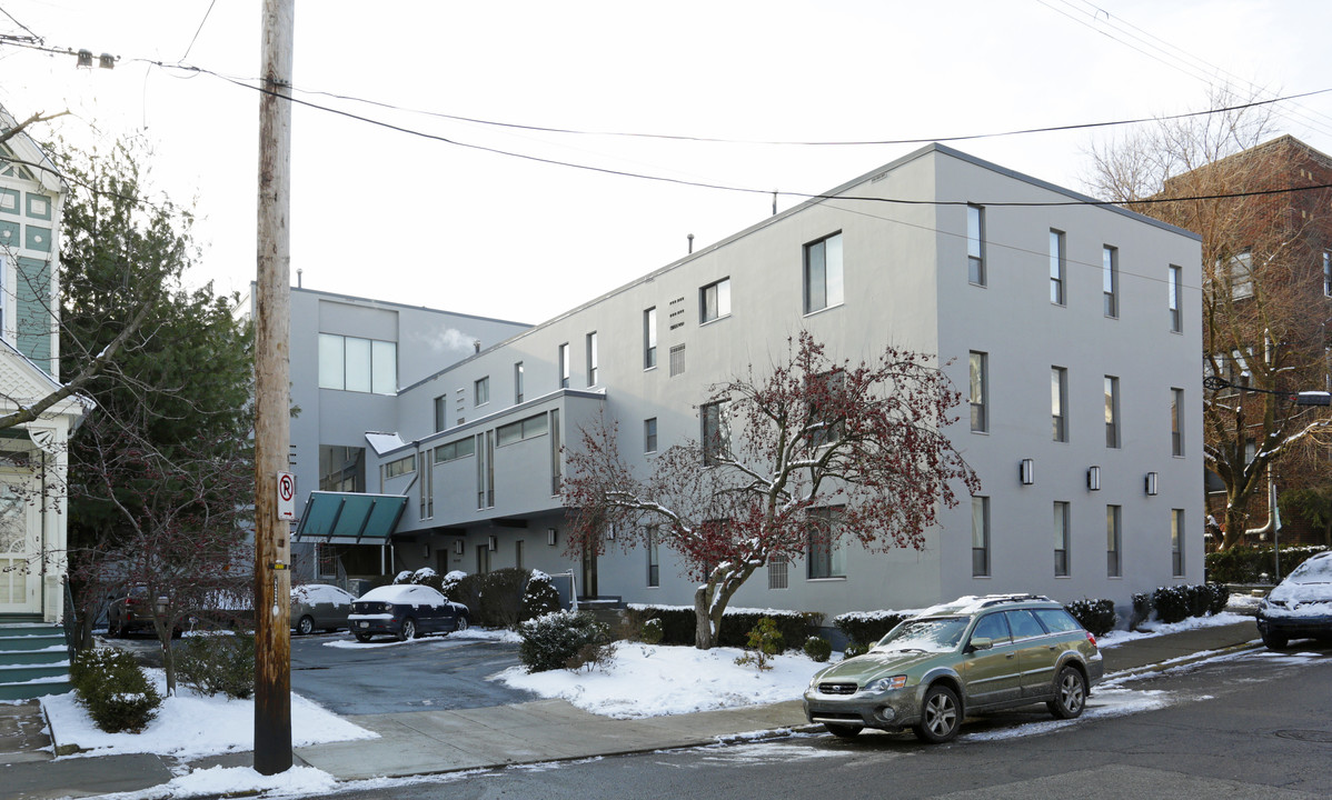 5708 Walnut St in Pittsburgh, PA - Building Photo