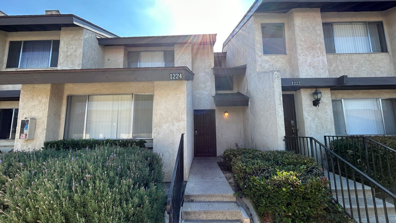 1224 Mohave Dr in Colton, CA - Building Photo
