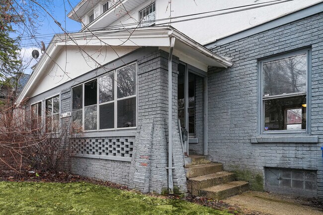 910 Worden St SE in Grand Rapids, MI - Building Photo - Building Photo