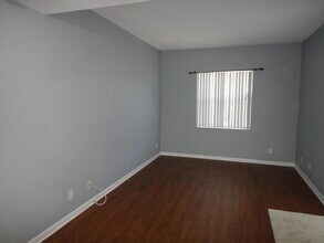 2912 Hidden Hills Rd in Royal Palm Beach, FL - Building Photo - Building Photo
