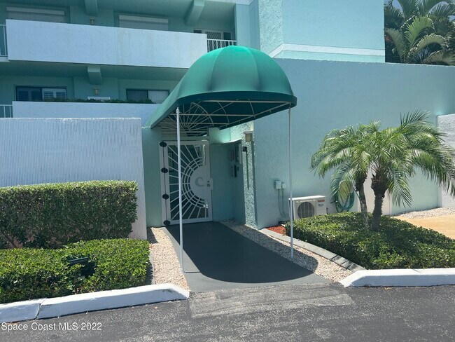 1700 Commodore Blvd in Cocoa Beach, FL - Building Photo - Building Photo