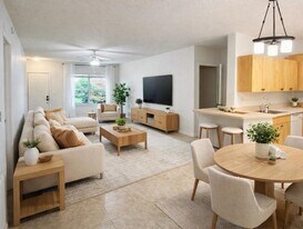 10300 Fox Trail Rd S in Royal Palm Beach, FL - Building Photo