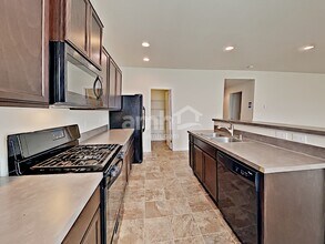 1760 Chinook Ave in Woodland, WA - Foto de edificio - Building Photo