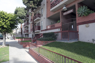 Lucky Mansion in Los Angeles, CA - Foto de edificio - Building Photo