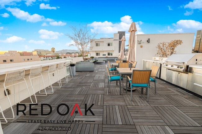 11649 Mayfield Ave in Los Angeles, CA - Building Photo - Building Photo