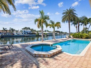 2044 Michigan Ave NE in St. Petersburg, FL - Building Photo - Building Photo