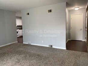 12 Simpson St in Geneva, IL - Building Photo - Building Photo