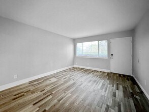 5405 Manzanita Ave in Carmichael, CA - Building Photo - Building Photo