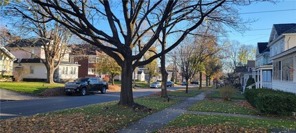 417 Highland Ave in East Syracuse, NY - Building Photo - Building Photo