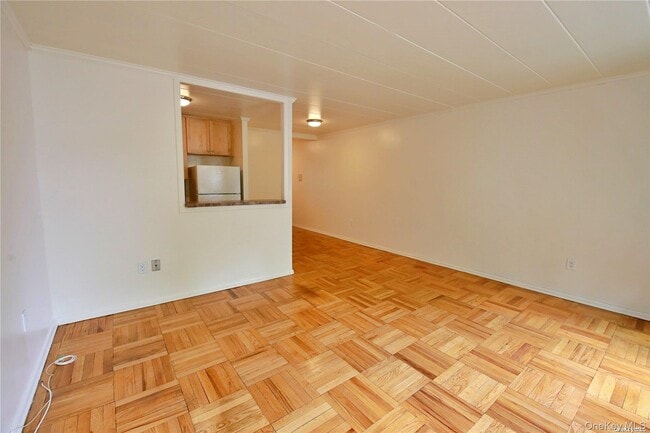 121 Vincent Ave in Lynbrook, NY - Building Photo - Building Photo