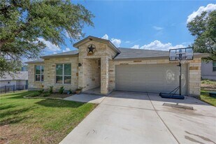 19903 Lincoln Cove in Leander, TX - Building Photo