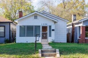 1306 Avenue R in Birmingham, AL - Building Photo