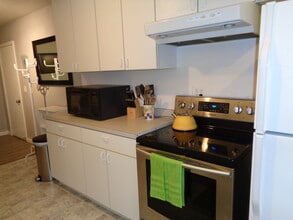 9965 SW 170th Ave, Unit #1 in Beaverton, OR - Foto de edificio - Building Photo