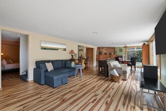 11582 Washougal River Rd in Washougal, WA - Building Photo - Building Photo