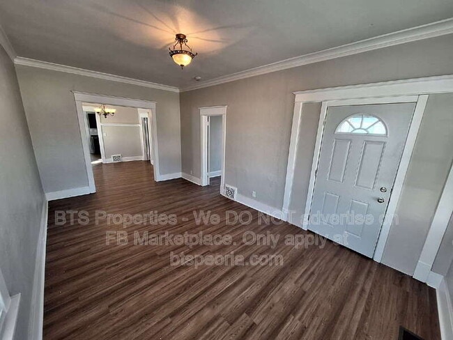 property at 608 W Loucks Ave