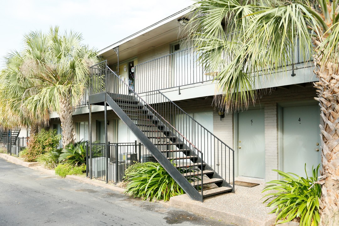 Woodland Park Apartments in Houston, TX - Building Photo