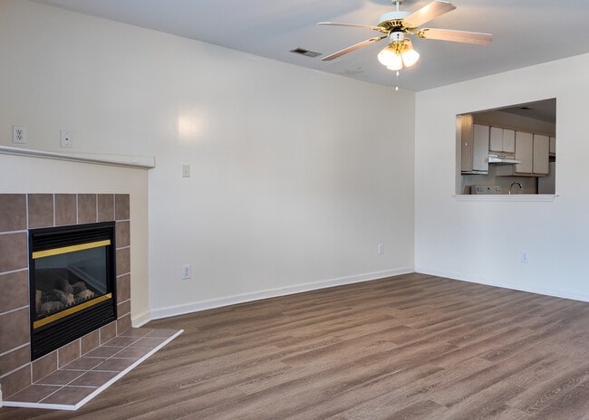 204 Meadowbrook Ln in Jacksonville, NC - Building Photo - Building Photo