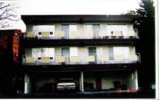 8106 Delridge Way SW in Seattle, WA - Building Photo