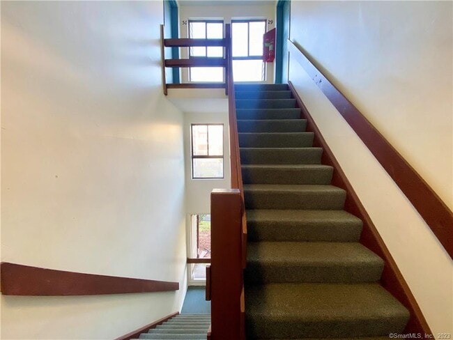130 Coe Ave in East Haven, CT - Building Photo - Building Photo