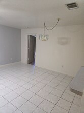 6833 Myrtlewood Rd in North Port, FL - Building Photo - Building Photo