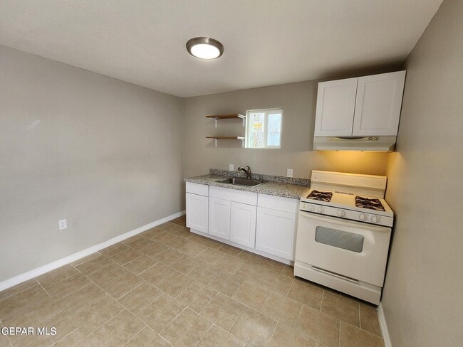 116 N Clark Dr in El Paso, TX - Building Photo - Building Photo