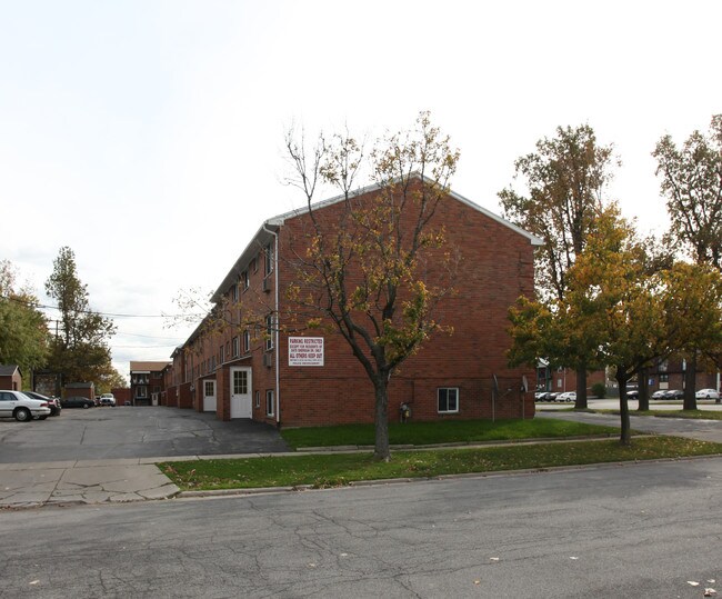 Sherwood Terrace Apartments in Tonawanda, NY - Building Photo - Building Photo