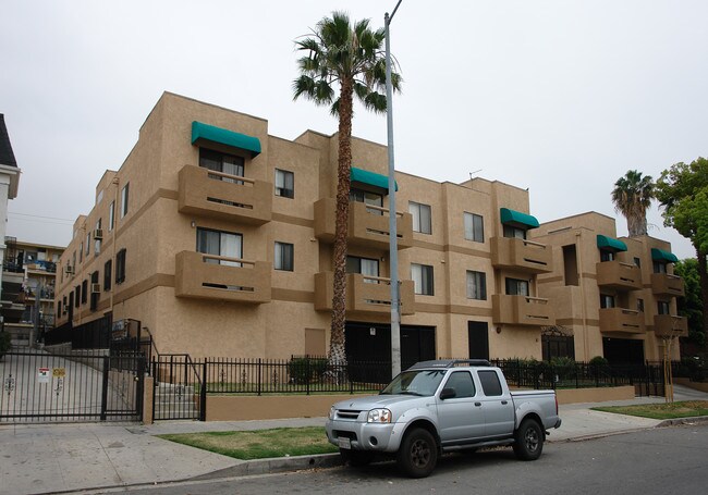 310 N Heliotrope Dr in Los Angeles, CA - Building Photo - Building Photo