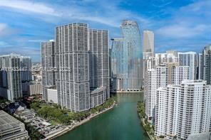 495 Brickell Ave in Miami, FL - Foto de edificio - Building Photo