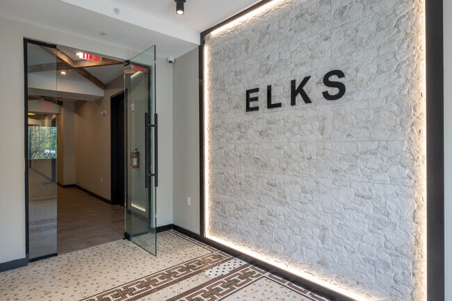 75 S Main St in Phillipsburg, NJ - Foto de edificio - Lobby