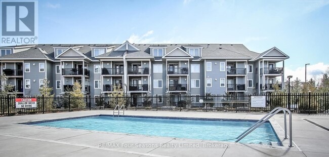 5-205 Anchorage Cres in Collingwood, ON - Building Photo - Building Photo