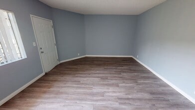 205 Plymouth in Inglewood, CA - Building Photo - Interior Photo