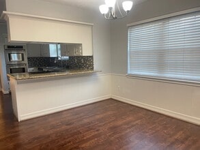 11310 Meadow Lake Dr in Houston, TX - Building Photo - Building Photo