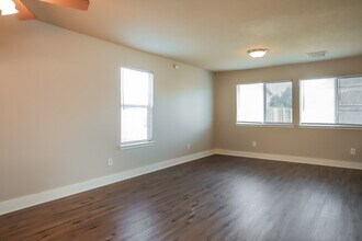 7431 Leightonfield Ct in Cypress, TX - Foto de edificio - Building Photo