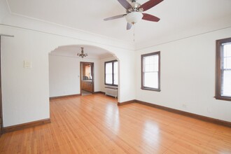 1118 Lowry Ave NE in Minneapolis, MN - Building Photo - Interior Photo