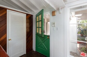 14842 Morrison St in Los Angeles, CA - Building Photo - Building Photo