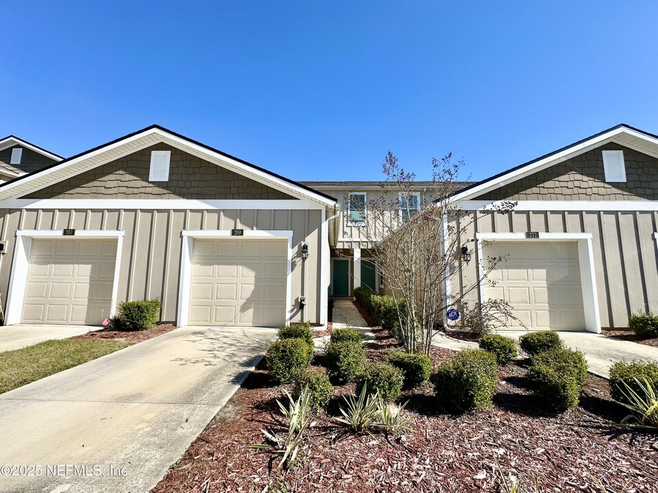 269 Aralia Ln in Jacksonville, FL - Foto de edificio