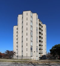 Glanville Towers in Kansas City, KS - Foto de edificio - Building Photo