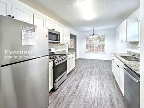 3136 Lower Creek Dr in Douglasville, GA - Foto de edificio - Building Photo