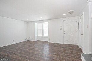 69 Vanderbilt Ct in Sicklerville, NJ - Building Photo