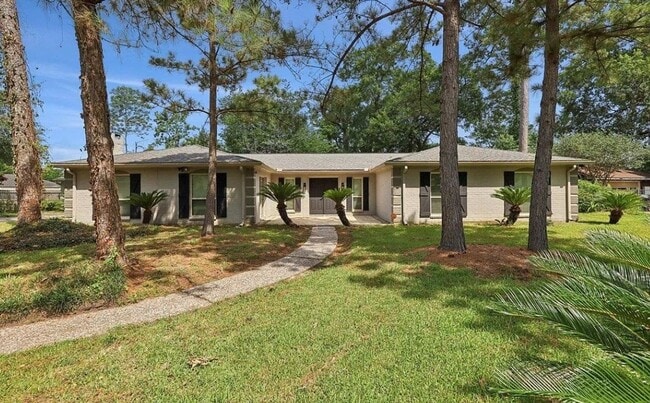 1385 Fenwick Cir